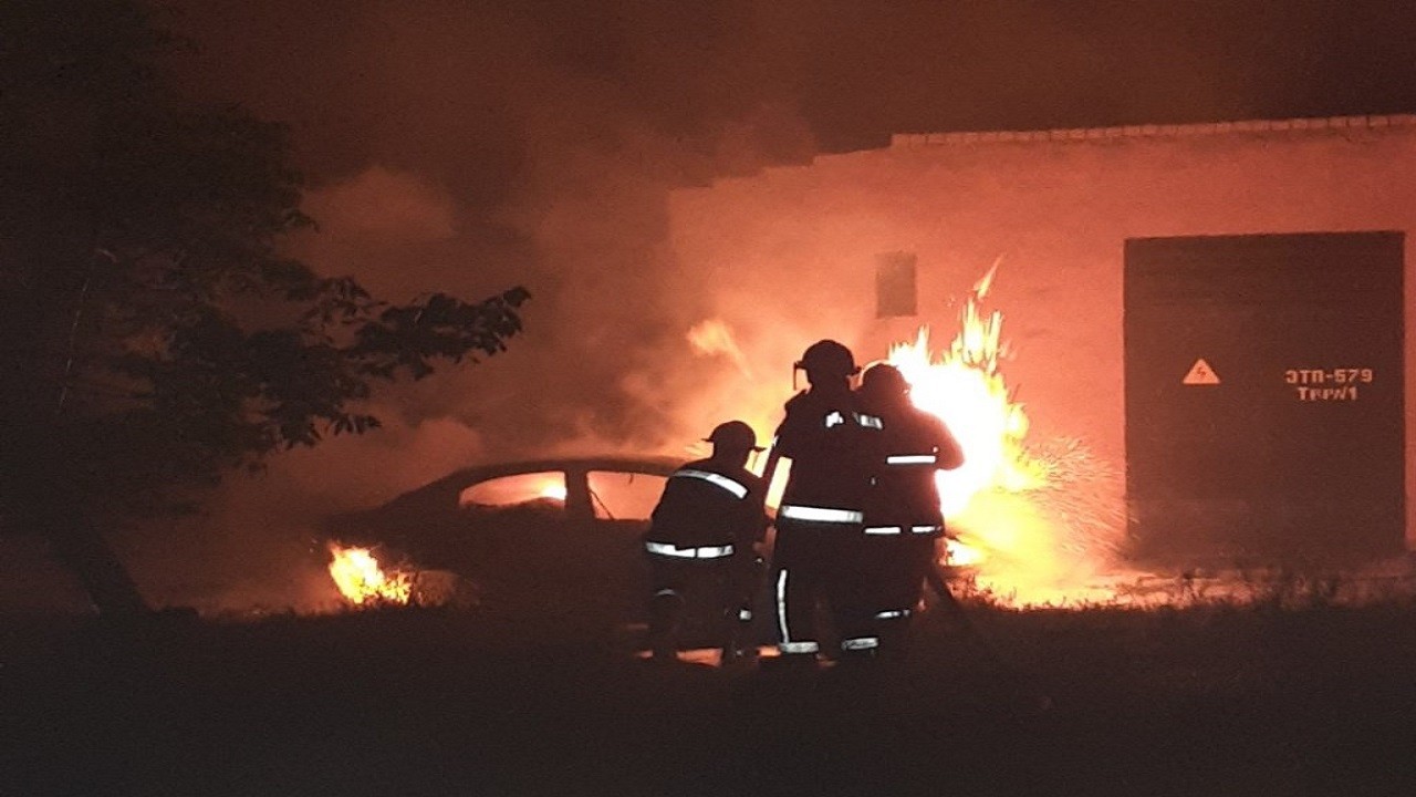 На Херсонщині вночі згорів легковий автомобіль (ФОТО)