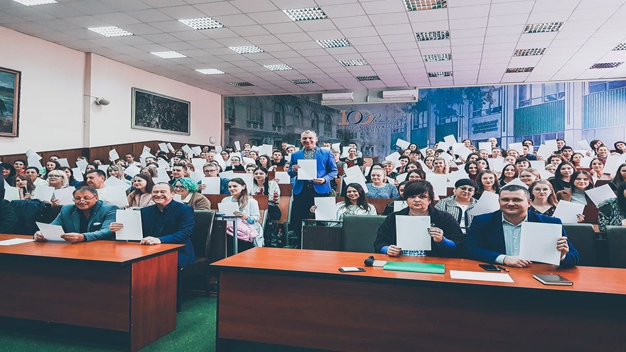 Студенти ХДУ долучилися до Всеукраїнського радіодиктанту (ФОТО)