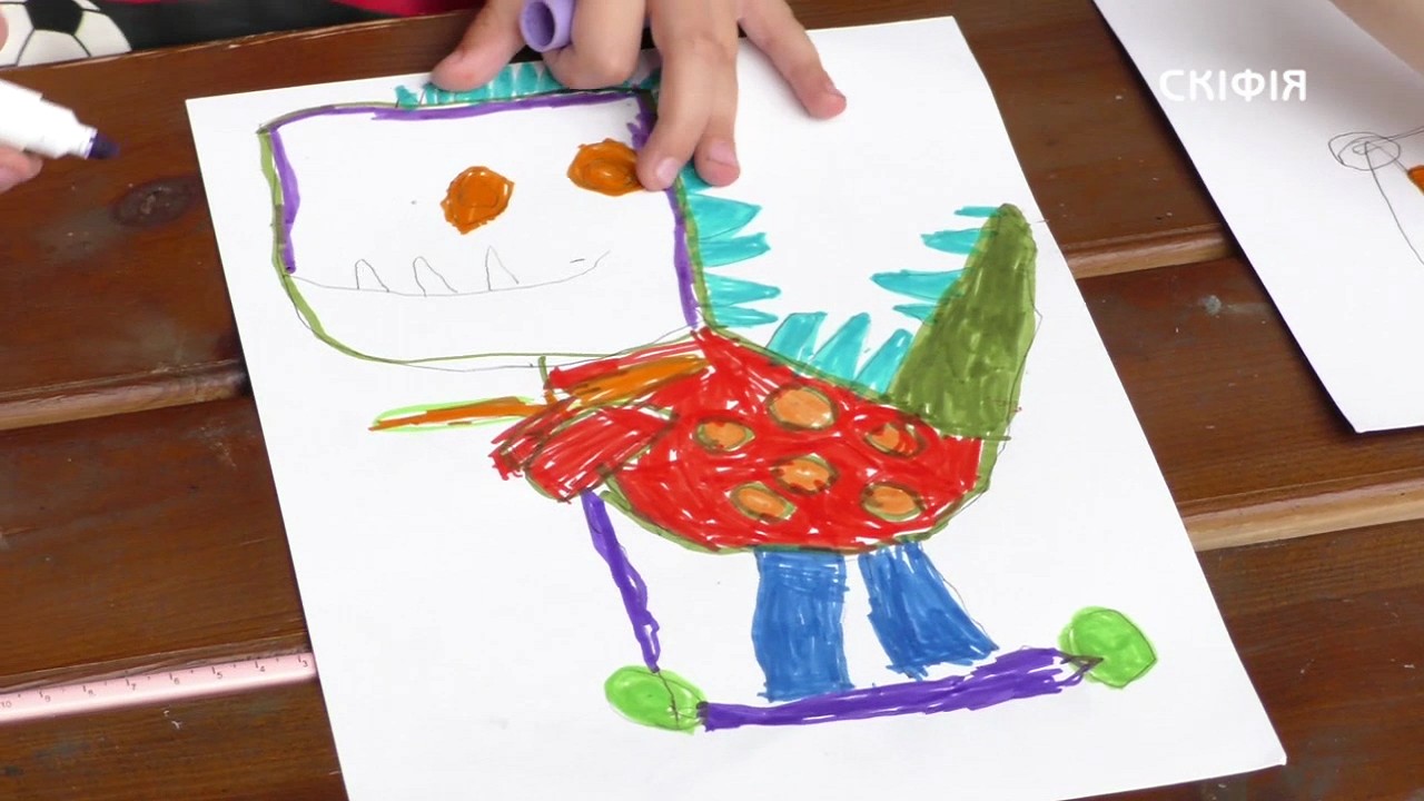 Херсонських дітей вчили малювати динозаврів (ВІДЕО)