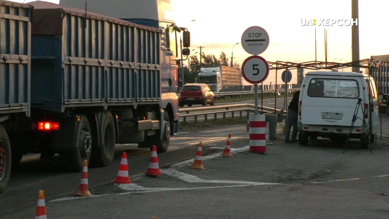 На Херсонщині перевіряють вагу вантажівок: скільки виявлено порушень (ВІДЕО)