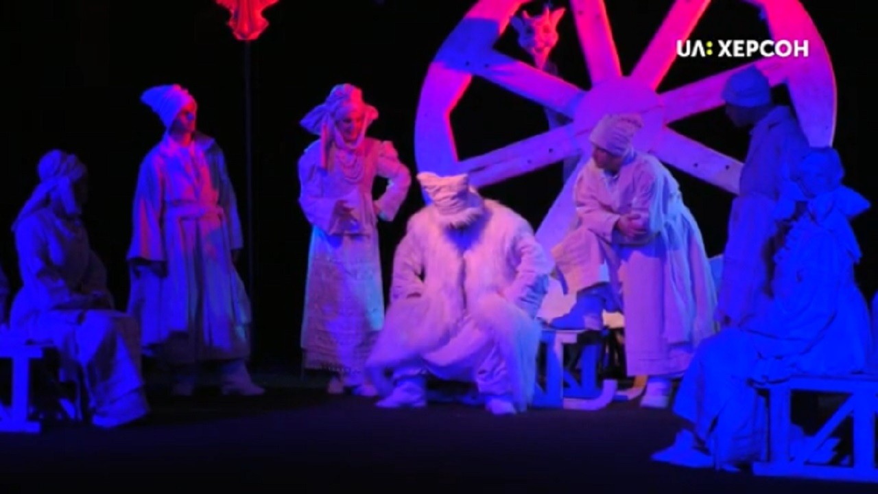 В передчутті Різдва: у херсонському театрі ляльок презентували виставу за твором Гоголя (ВІДЕО)
